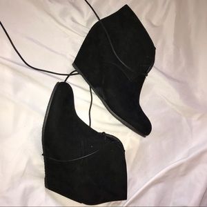 black wedge heels